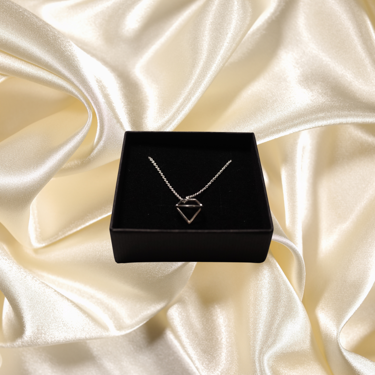 Anhänger 'Brillant 3D' - mit Silberkette