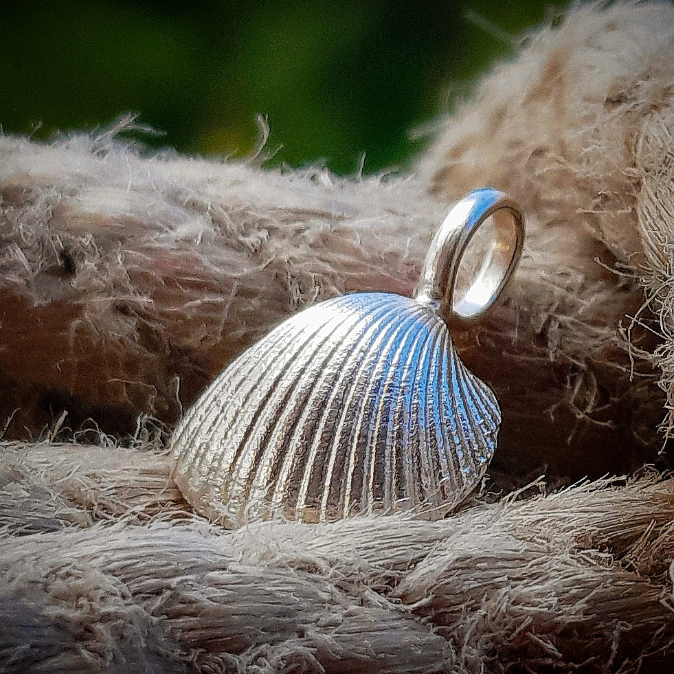 Herzmuschel-Anhänger aus Sterlingsilber
