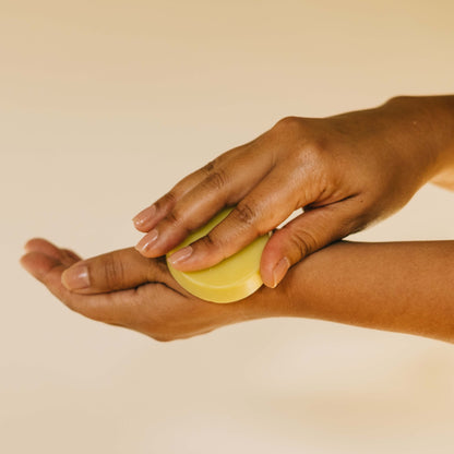 DAUMENSCHMAUS - Feste Handcreme mit Bio-Bienenwachs - alles Bio, in der Dose (40g)